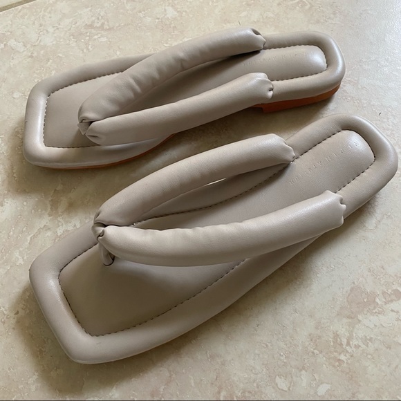 The Source Unknown Fossil Grey Foamy Strap Flip Flops - Picture 4 of 7